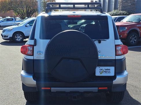 Used 2011 Toyota FJ Cruiser 4WD image 4