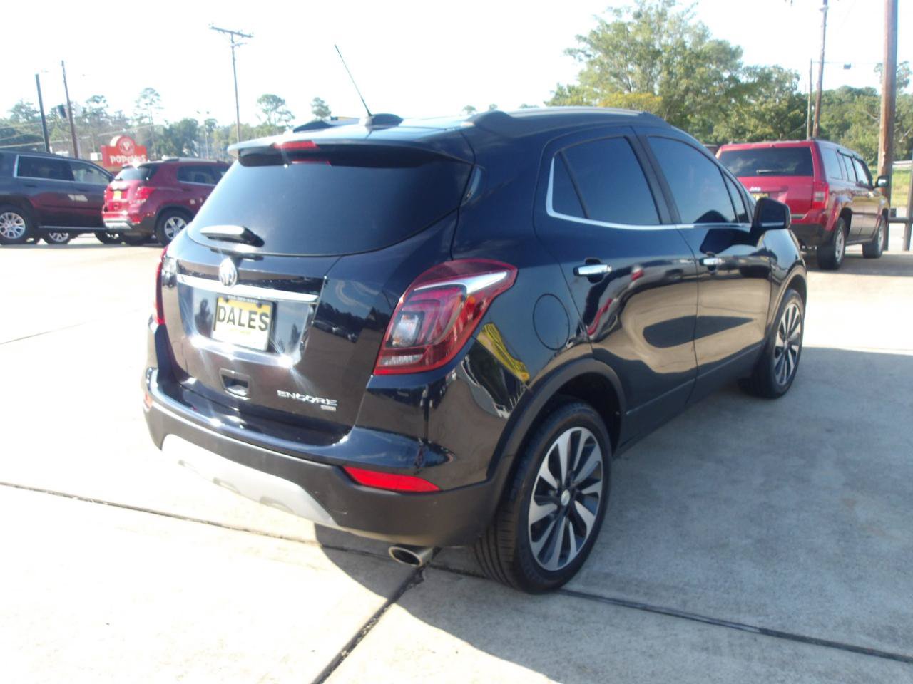 Used 2021 Buick Encore Preferred AWD/4WD image 11