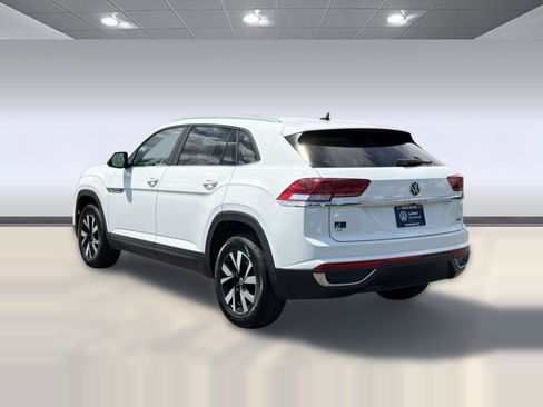Certified 2023 Volkswagen Atlas Cross Sport SE image 3