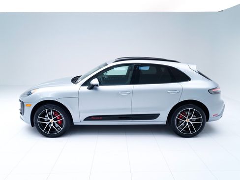 Certified 2026 Porsche Macan S AWD/4WD image 2