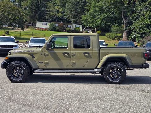 New 2025 Jeep Gladiator Sport image 15