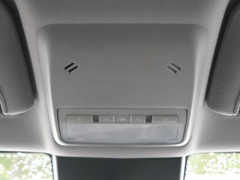 Used 2018 Chevrolet Trax LT w/ LT Convenience Package AWD/4WD image 23