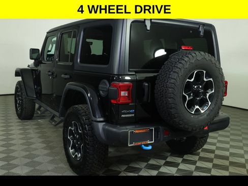 Used 2023 Jeep Wrangler Unlimited Rubicon 4xe w/ Dual Top Group AWD/4WD image 4