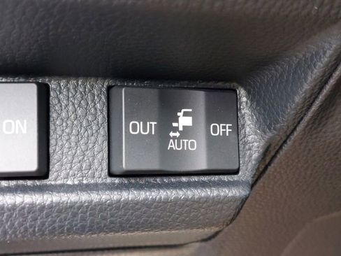 Used 2025 Toyota Tacoma Limited AWD/4WD image 43