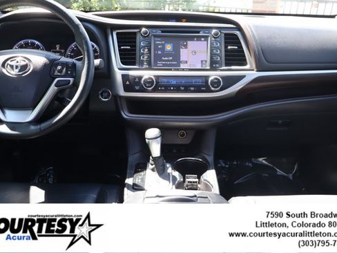 Used 2016 Toyota Highlander Limited Platinum AWD/4WD image 9