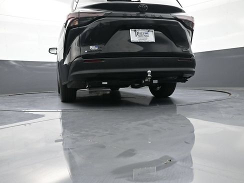 Certified 2026 Toyota Sienna XLE Woodland Edition AWD/4WD image 33