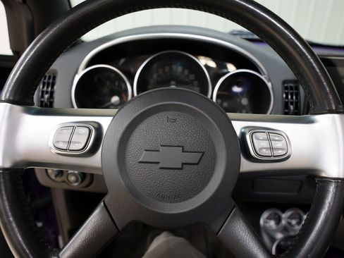 Used 2004 Chevrolet SSR w/ Preferred Equipment Group RWD image 17