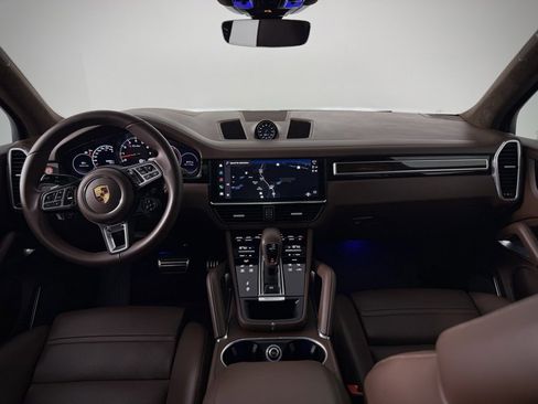 Used 2022 Porsche Cayenne Turbo image 22