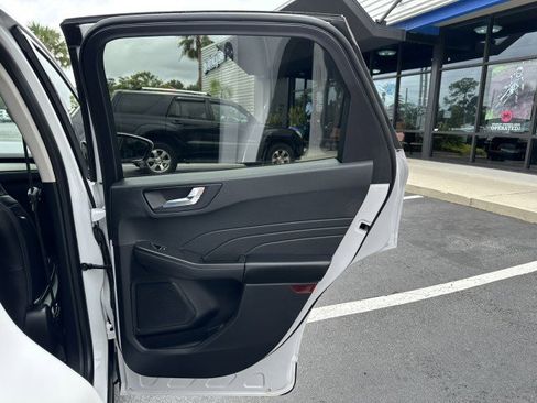 Used 2022 Ford Escape SEL image 40