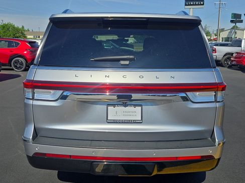 Used 2022 Lincoln Navigator Reserve AWD/4WD image 6
