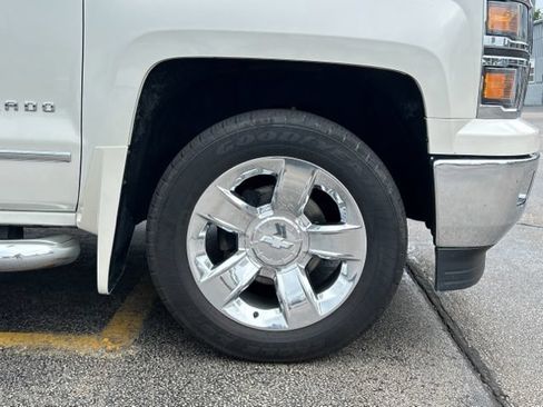 Used 2015 Chevrolet Silverado 1500 LTZ w/ LTZ Plus Package AWD/4WD image 11