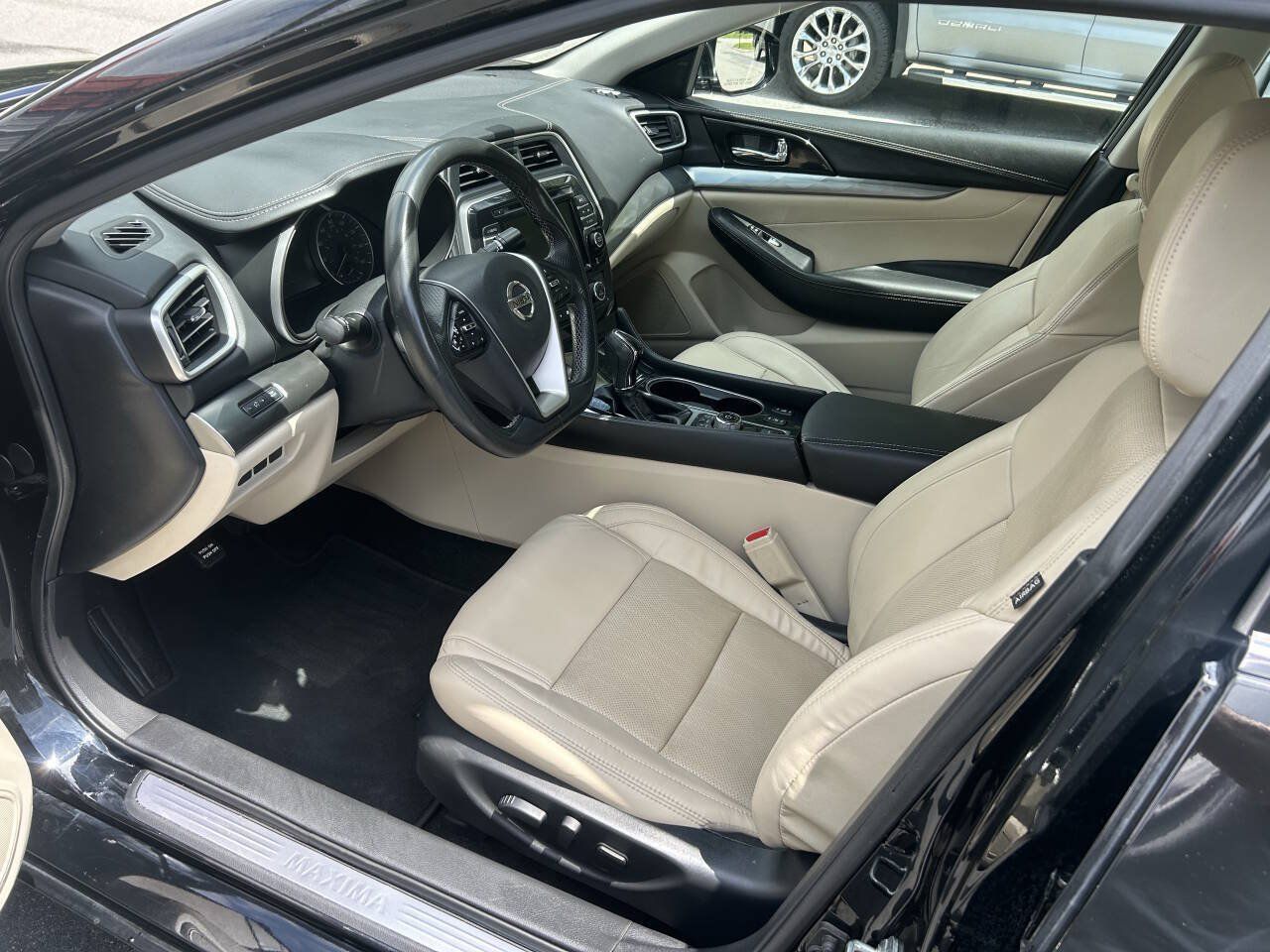 Used 2019 Nissan Maxima 3.5 SV w/ Floor Mat Group FWD image 26