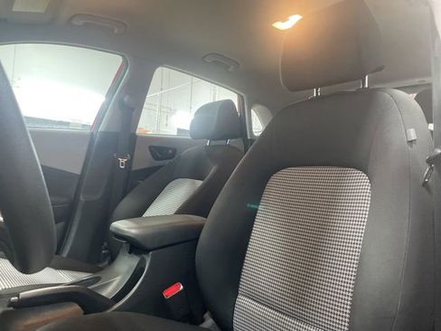 Used 2019 Hyundai Kona SE image 11