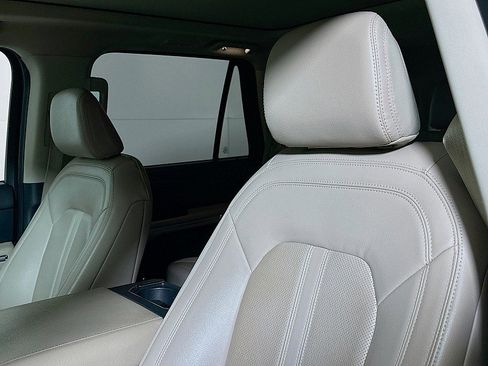 Used 2023 Ford Expedition Limited image 22