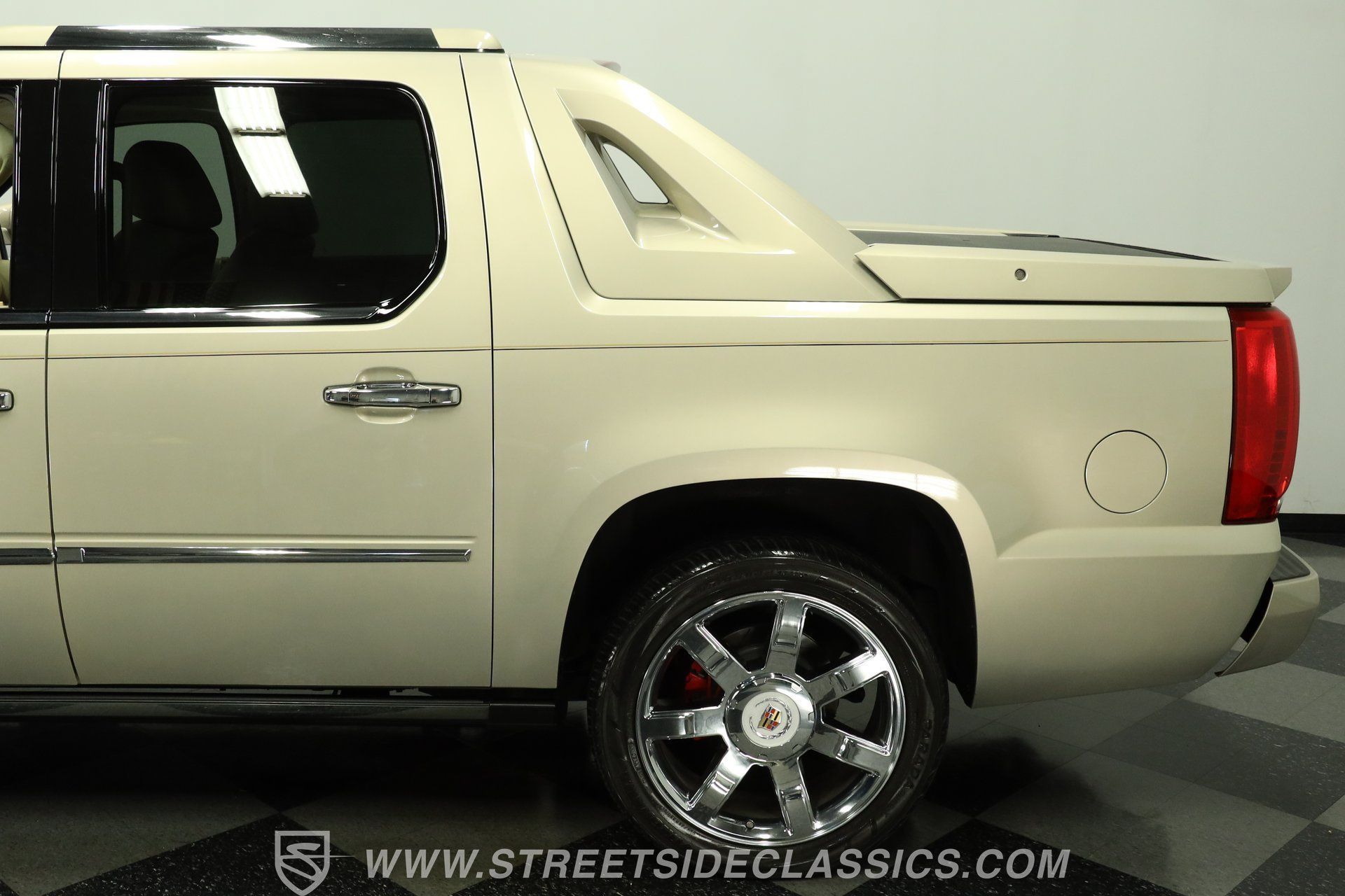 Used 2007 Cadillac Escalade EXT w/ Information Package AWD/4WD image 24