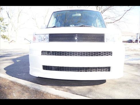 Used 2006 Scion xB image 1