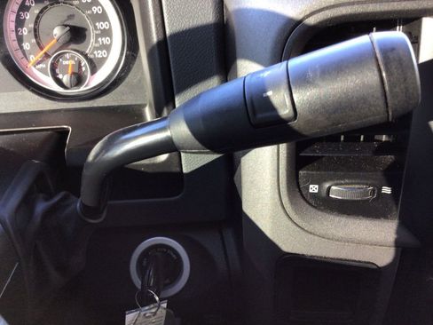 Used 2018 RAM 2500 Tradesman w/ Chrome Appearance Group image 16