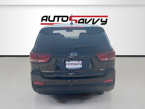 Used 2019 Kia Sorento FWD image 6