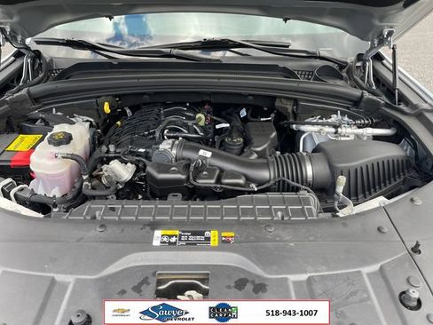 Used 2023 Jeep Grand Cherokee Laredo AWD/4WD image 19