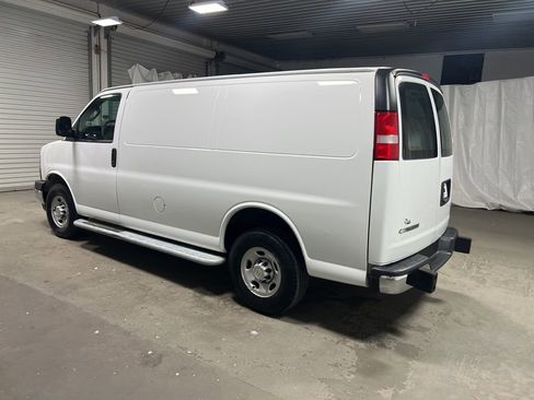 Used 2024 Chevrolet Express 2500 w/ Driver Convenience Package image 5