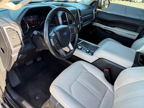 Used 2019 Ford Expedition Platinum image 12