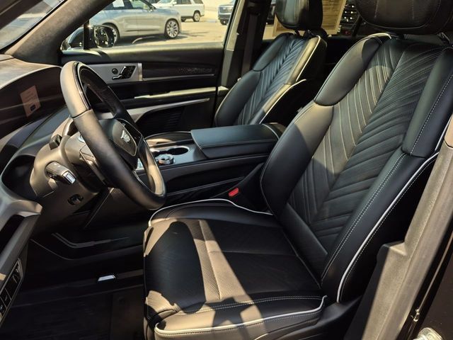 Used 2026 Cadillac Vistiq Platinum w/ LPO, Floor Liner Package AWD/4WD image 20