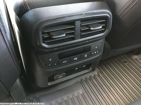 Used 2024 Honda Ridgeline Black Edition image 13