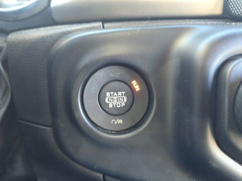 Used 2023 Jeep Wrangler Unlimited w/ Sun & Screen Package image 16