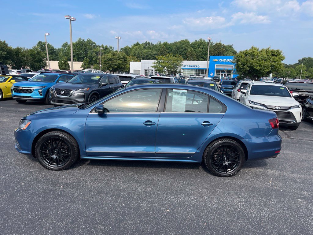 Used 2017 Volkswagen Jetta SEL FWD image 6