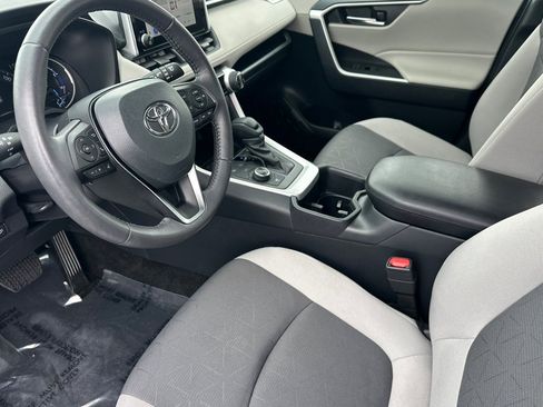 Used 2025 Toyota RAV4 XLE w/ Convenience Package AWD/4WD image 11