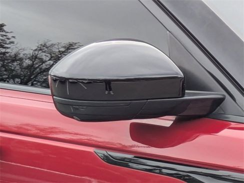 Used 2021 Land Rover Range Rover Velar R-Dynamic S image 11