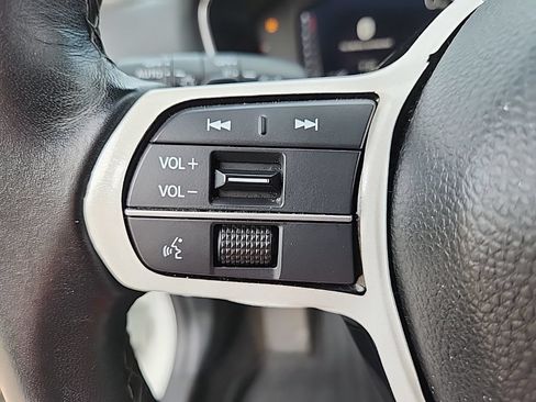 Used 2023 Honda Civic Touring image 17