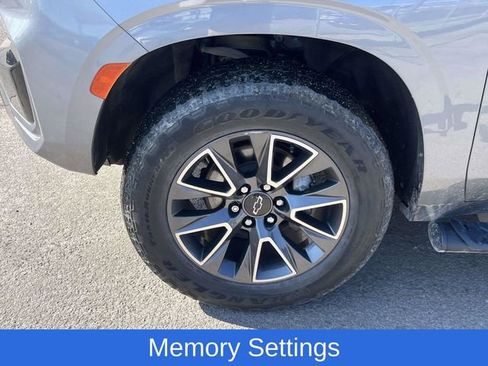 Used 2022 Chevrolet Tahoe Z71 w/ Luxury Package image 9