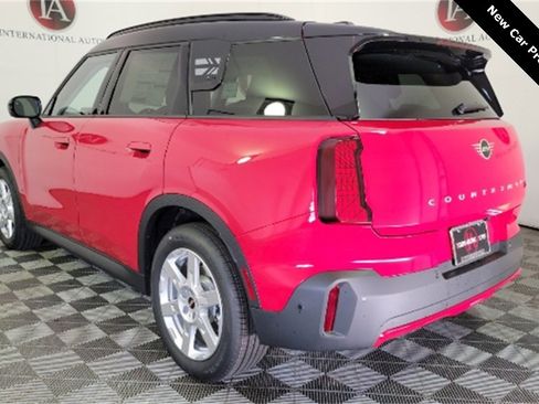 Used 2025 MINI Cooper Countryman S w/ Comfort Package Max image 7