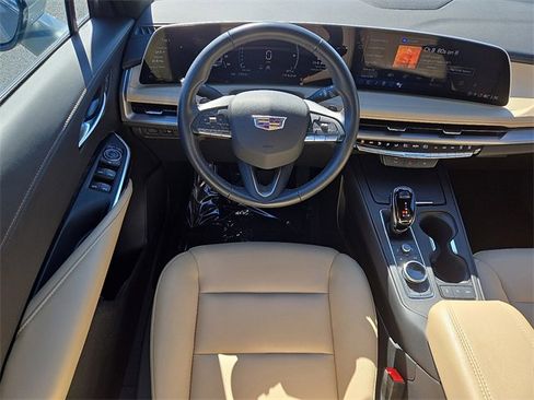 Certified 2024 Cadillac XT4 Luxury w/ LPO, Floor Liner Package image 12