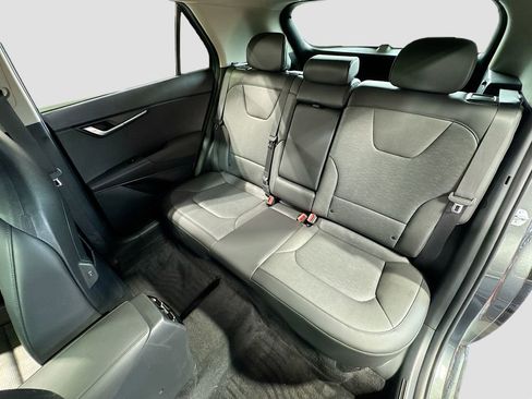 Used 2024 Kia Niro SX image 14