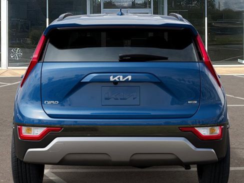New 2025 Kia Niro EX Touring image 13