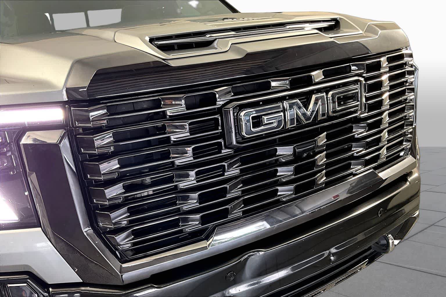 Used 2024 GMC Sierra 2500 Denali Ultimate AWD/4WD image 54