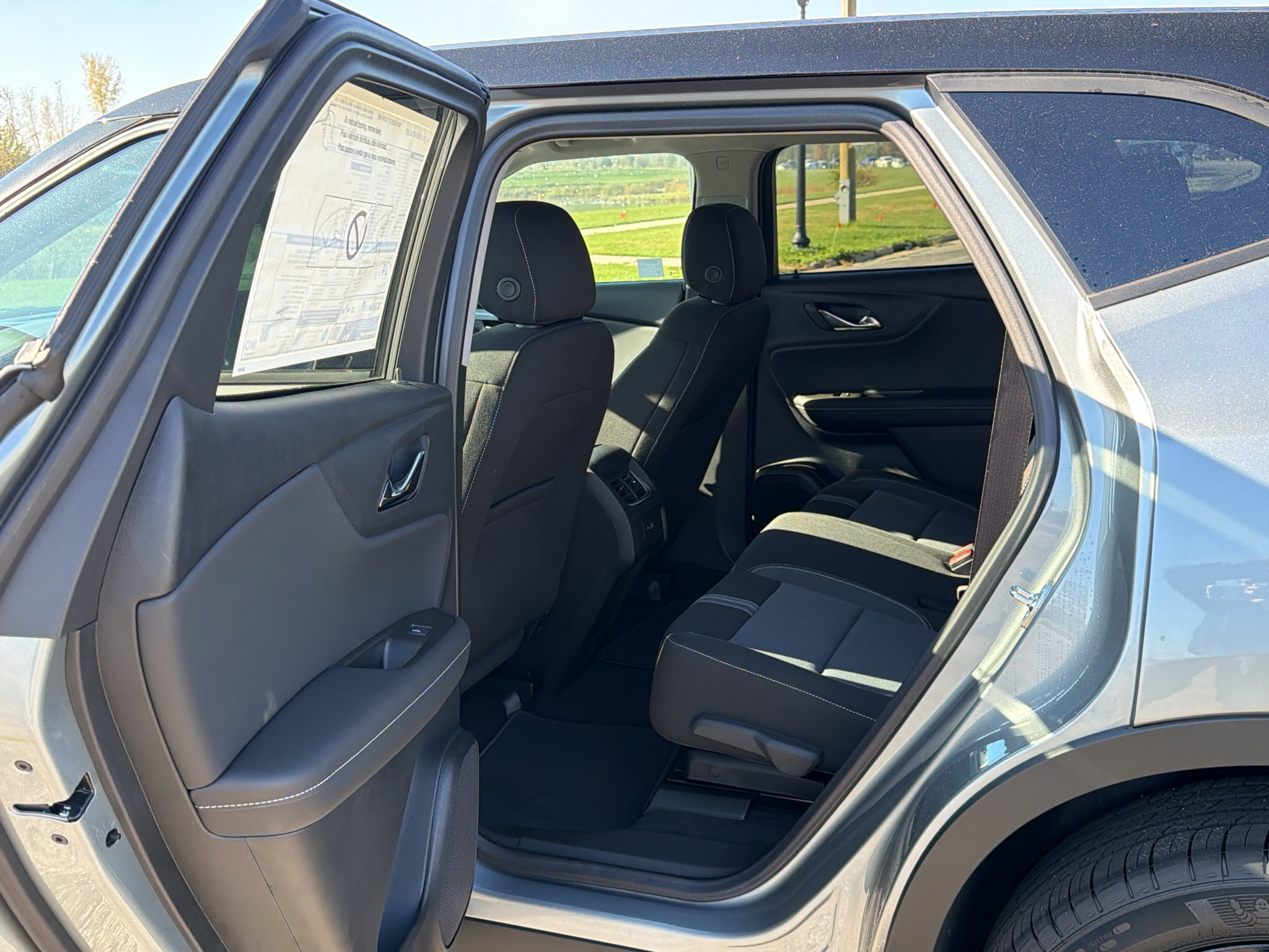 New 2026 Chevrolet Blazer LT w/ LPO, Black Sport Package AWD/4WD image 32