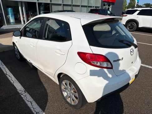 Used 2011 MAZDA MAZDA2 Touring FWD image 6