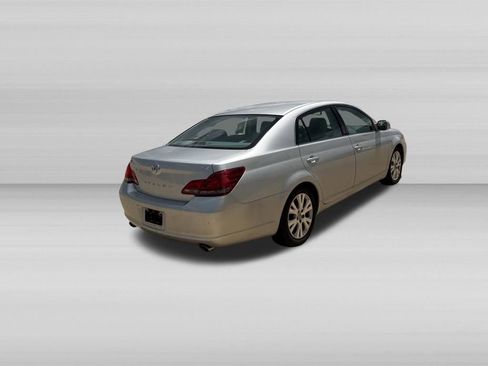 Used 2008 Toyota Avalon XLS FWD image 4