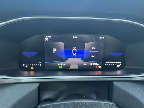 Certified 2025 Volkswagen Taos SE FWD image 20