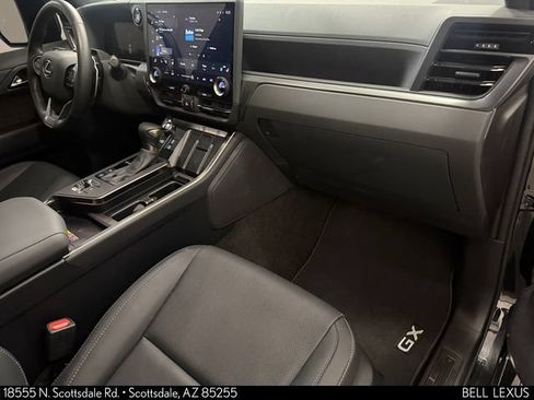 Used 2025 Lexus GX 550 AWD/4WD image 10