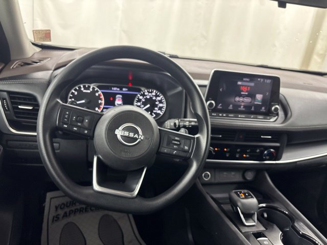 Used 2023 Nissan Rogue S AWD/4WD image 27