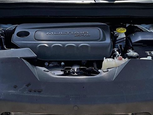 Used 2020 Jeep Cherokee Latitude FWD image 29