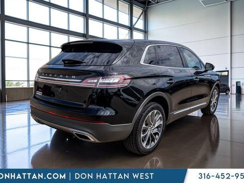 Used 2022 Lincoln Nautilus Reserve AWD/4WD image 35