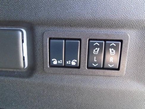 Certified 2024 Chevrolet Suburban High Country w/ Advanced Technology Package AWD/4WD image 32