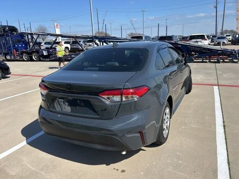 Used 2025 Toyota Corolla LE image 3