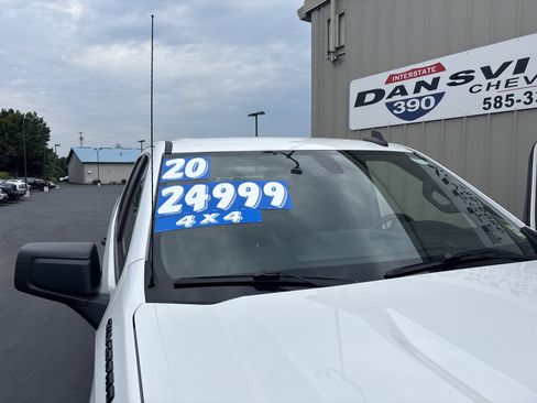 Used 2020 Chevrolet Silverado 1500 Custom w/ Custom Value Package AWD/4WD image 2