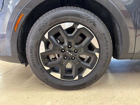 Used 2024 Kia Sorento S FWD image 28